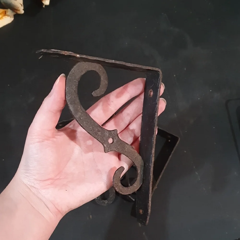 Vintage Elegant Black Metal Wall Brackets